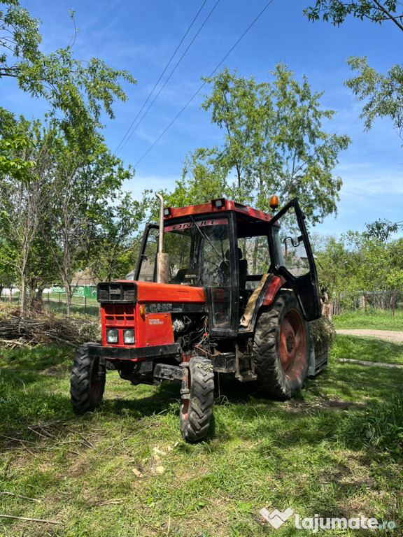 Vând tractor Case 885xl