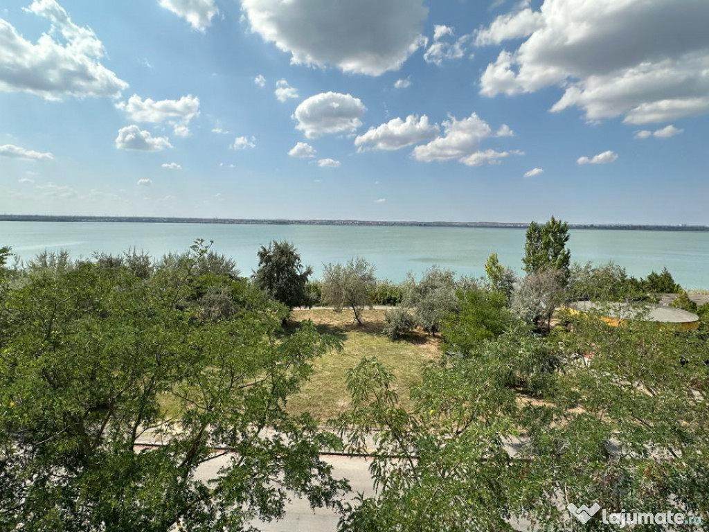 Apartament 2 camere vedere frontala la lac in zona MAMAIA