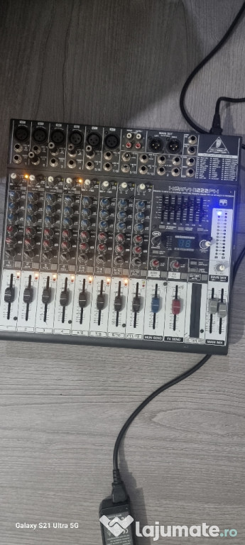 Mixer Behringer 24bit multi-fx procesor