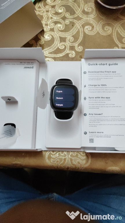 Vând Fitbit versa 4