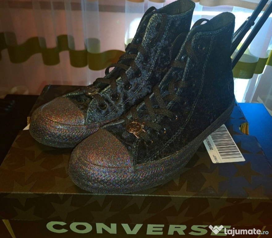 Converse X Miley Cyrus 37