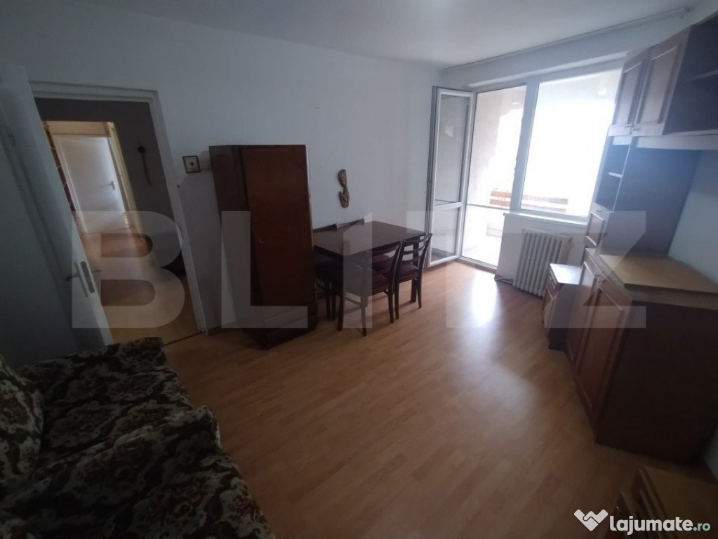 Apartament 3 camere,2 bai, 64 mp,decomandat,etaj 2,zona cent