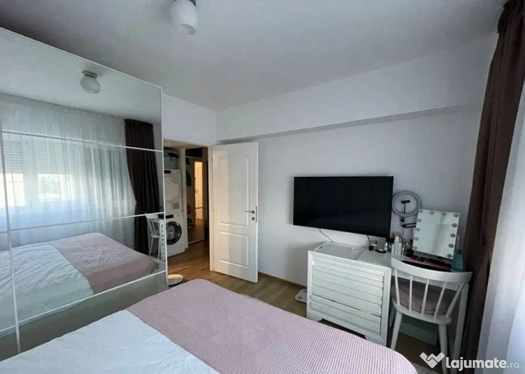 DELFINARIU Chirie Apartament 2 camere pe Blv Mamaia vizavi de McDonald