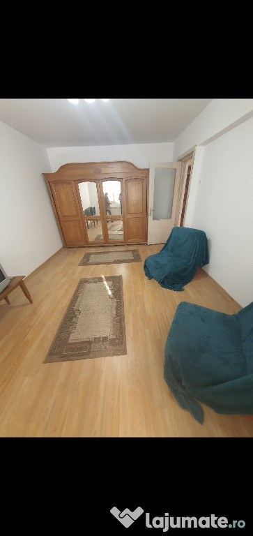 Apartament de închiriat pe Bulevardul Republicii, etaj 2/10