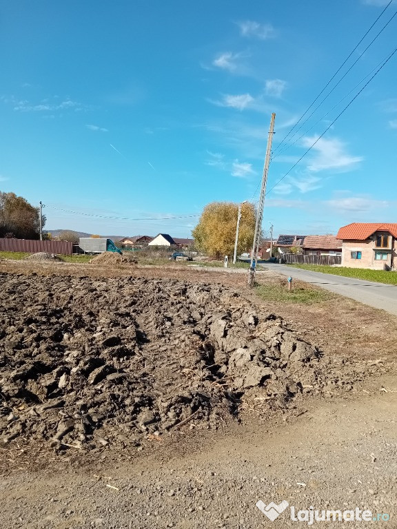 1683 m2 la 16 km de Brașov în Lunca Calnicului