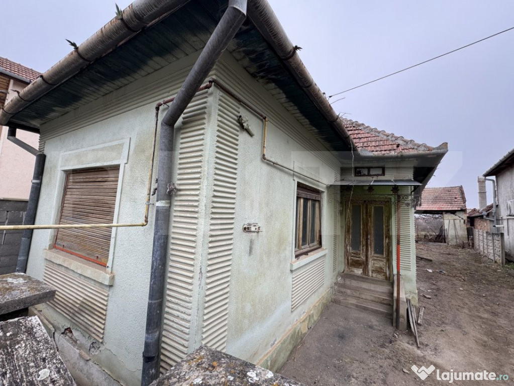 Casa individuală, Barabant, teren 1096 mp, toate utilităț