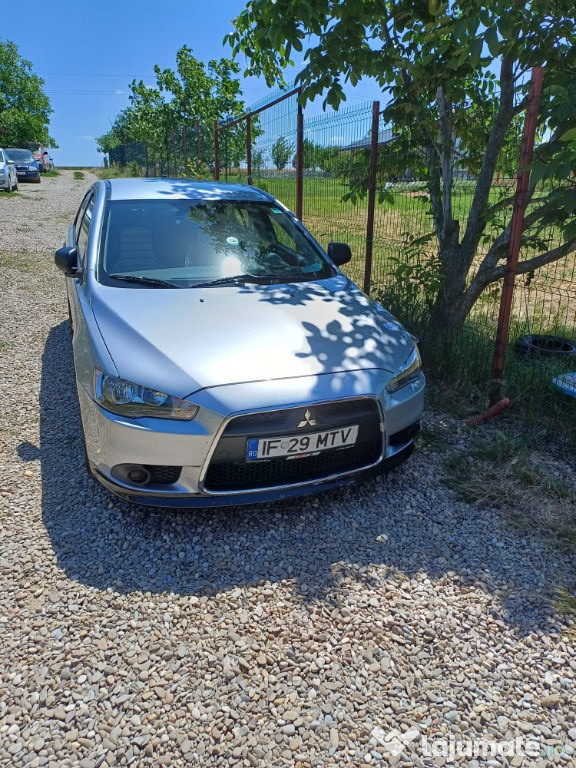 Mitsubishi Lancer 1.6 benzina aspirat