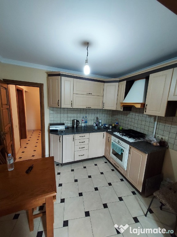 Va oferim spre inchiriere un superb apartament in Piata Muncii