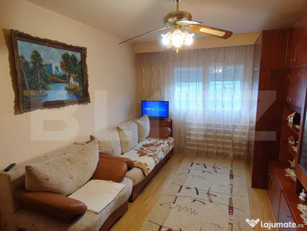 Apartament cu doua camere, bucatarie spatioasa si baie