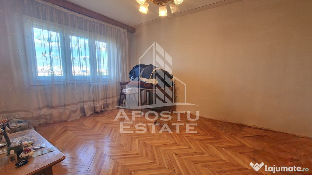 Apartament 3 camere, decomandat, etaj intermediar, zona G...