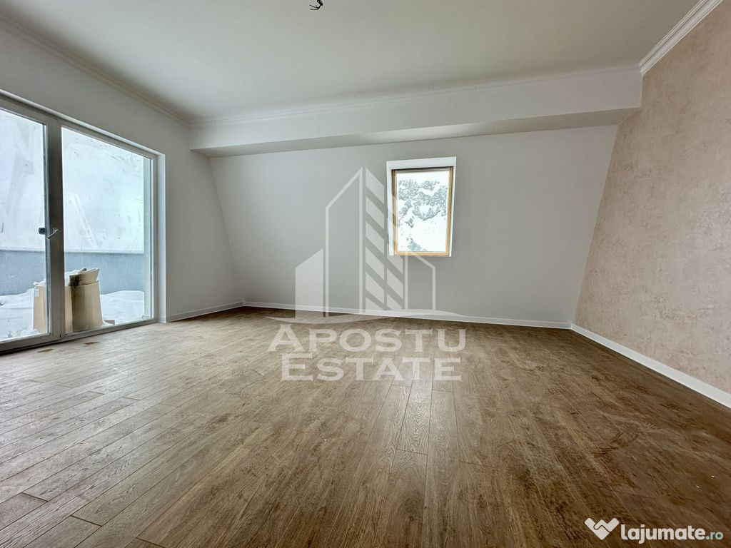 Apartament cu 3 camere, decomandat, terasa 50 mp, zona Pl...