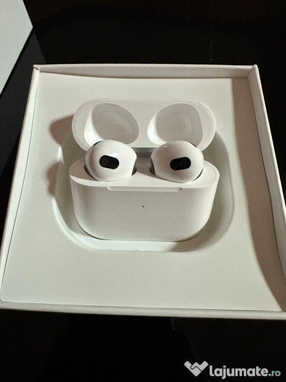 AirPods generația 3