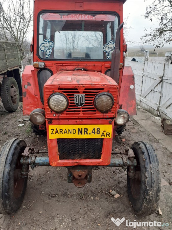 Tractor Universal 445UTB