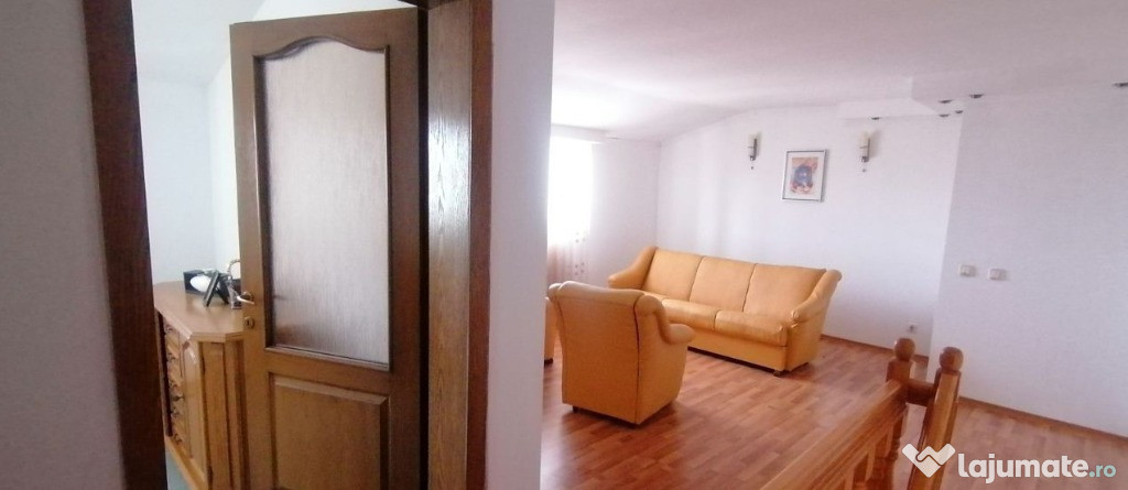 Apartament cu 4 camere decomandate - Zona Obcini