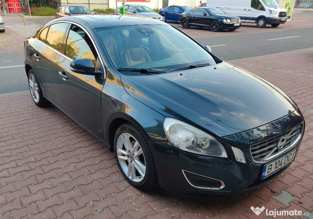 Volvo S60 D3 Summum 2013 Manuala