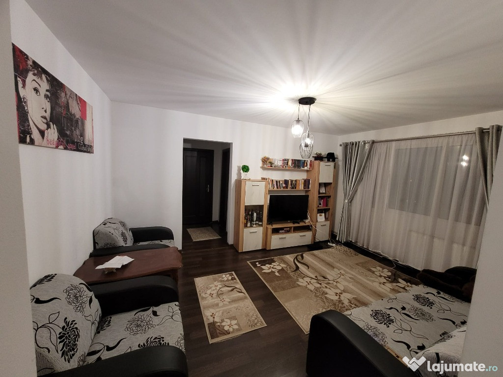 Inchiriez Apartament cu 3 camere Bld. Socola Podu Ros (dupa Cotnari)