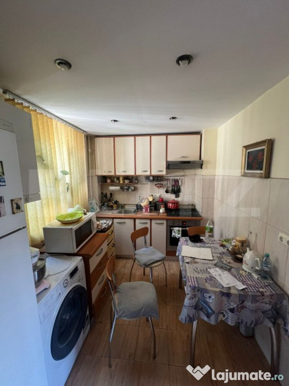 Apartament 2 camere decomandate, 41 mp, centrala proprie, zo