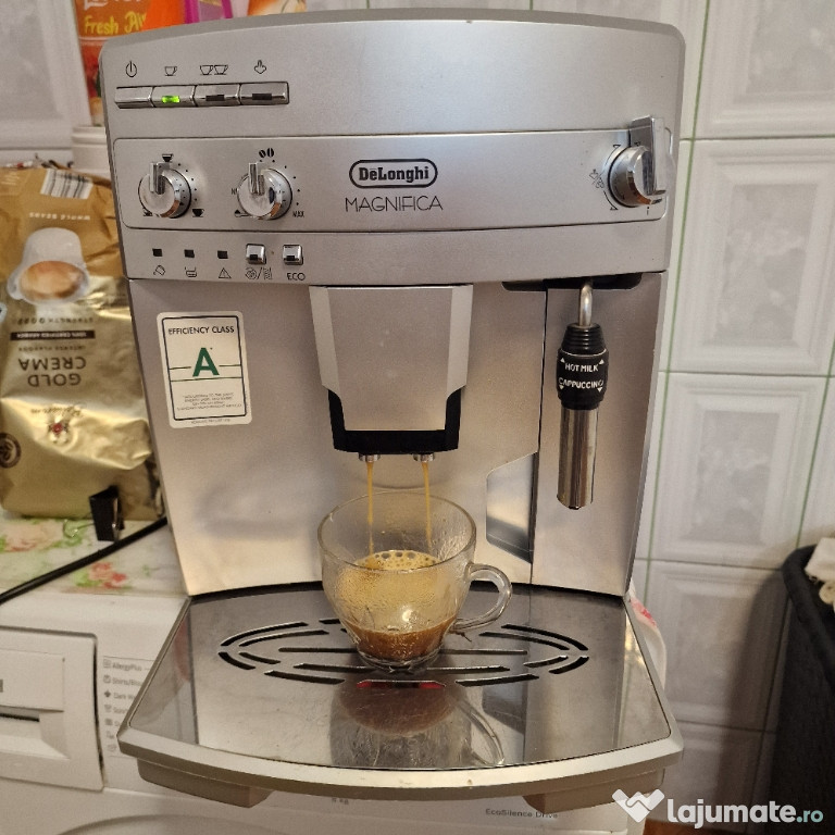 Expresor de cafea automat Delonghi Magnifica