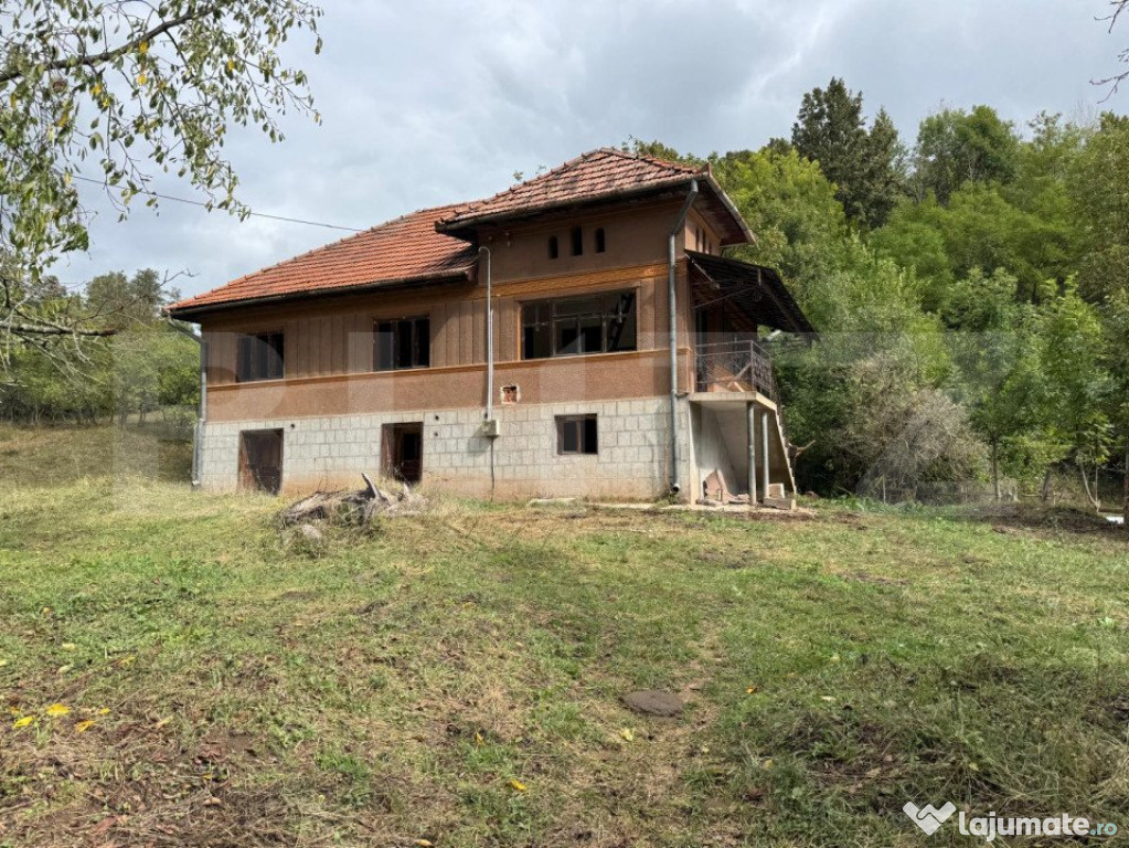 Casă la munte, 15000 mp teren, zona Zlatna - Almasu