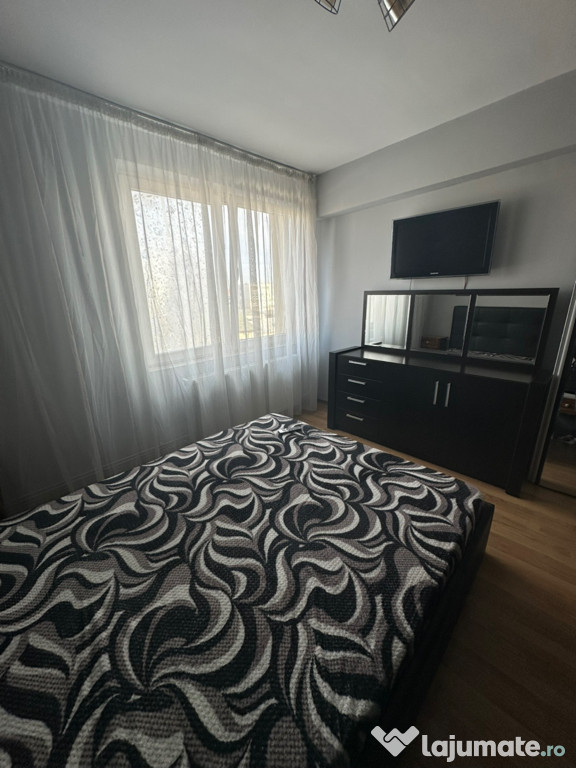 Închiriez Apartament