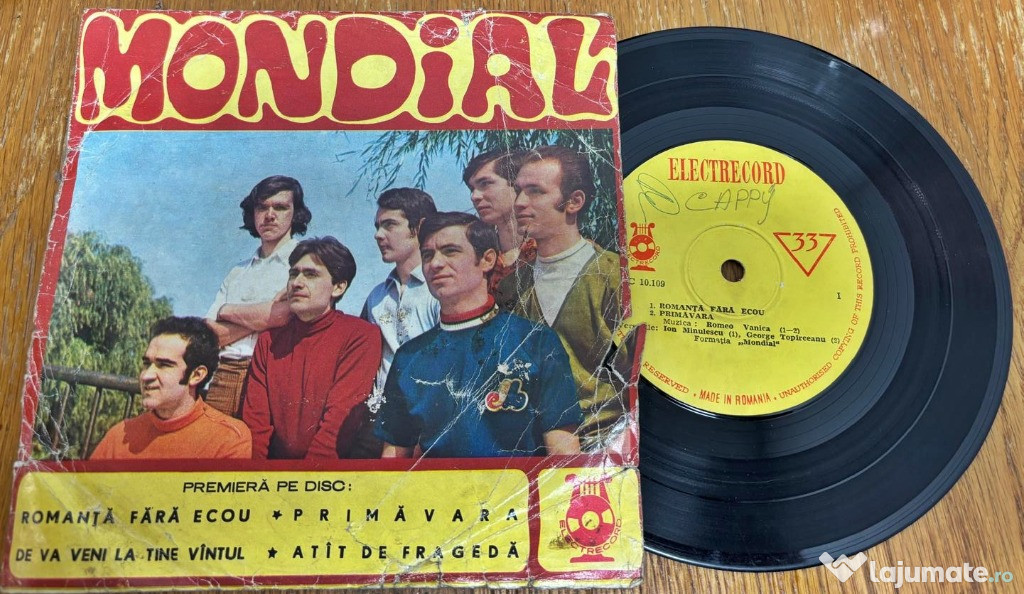 Disc vinyl formatia Mondial anii 1960