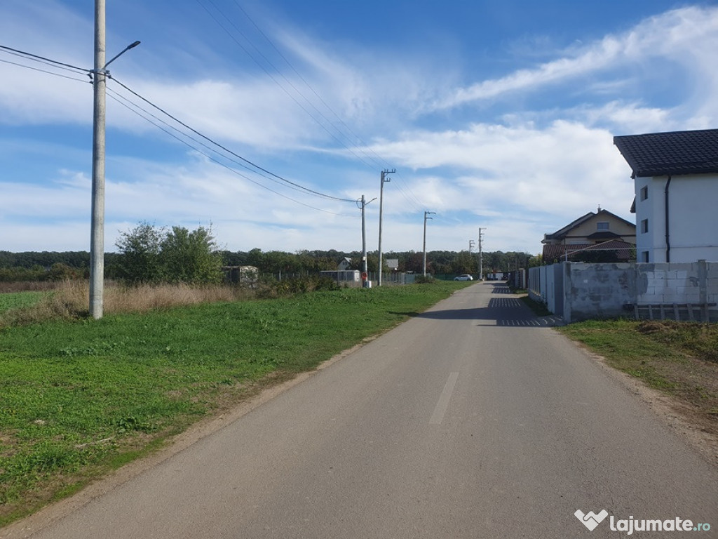 Teren langa padurea Balotesti,strada Frasinului,intre case,500mp