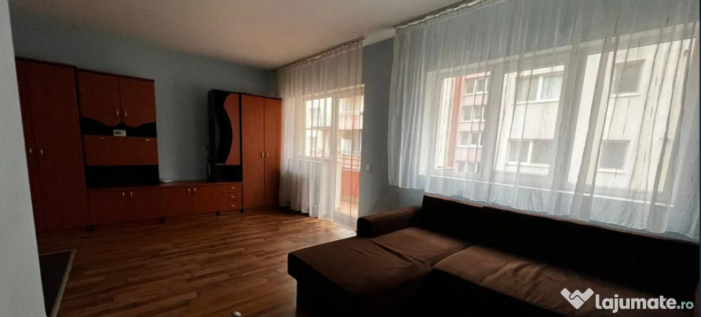 Apartament 1 camera ,etaj 1 ,zona Stejarului