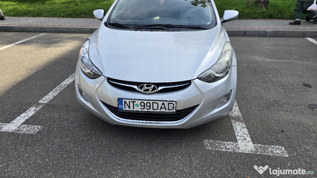 Hyundai Elantra masina