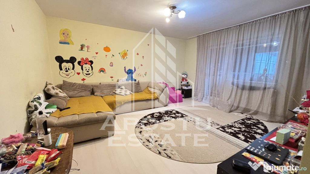 Apartament cu 3 camere, garaj si boxa, centrala proprie, ...