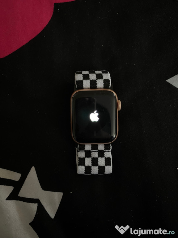 IWatch seria 6 2021 umpic zgariat (vand urgent)