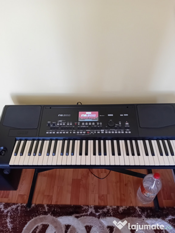 Vând korg pa300 intretinuta