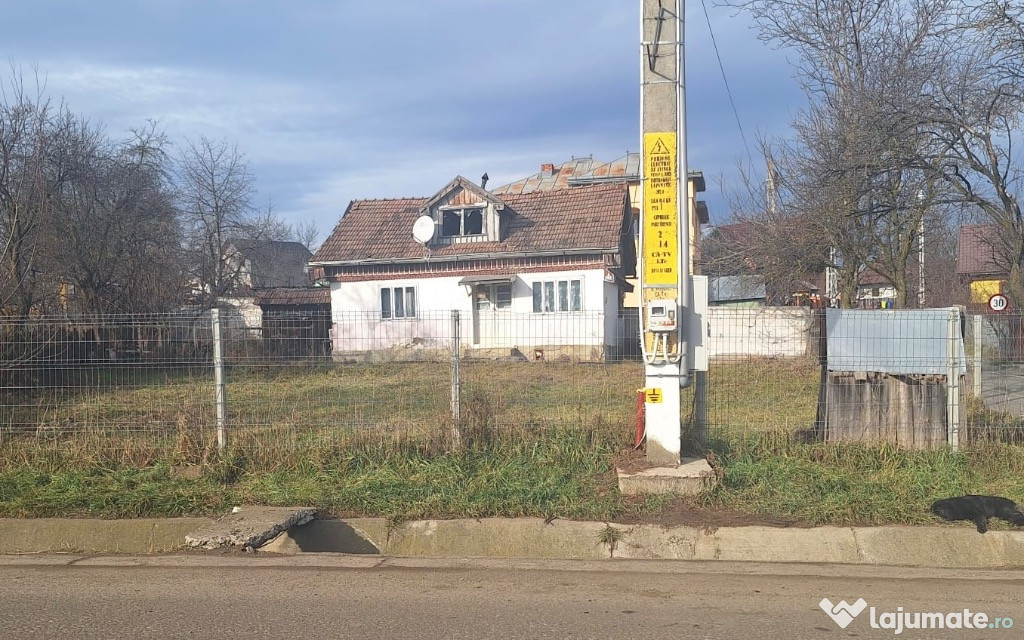 Vând teren pentru afacere sau casa în Ciprian Porumbescu