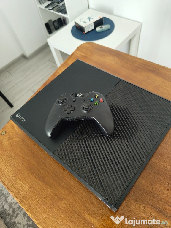 Xbox One 1 TB + Controller