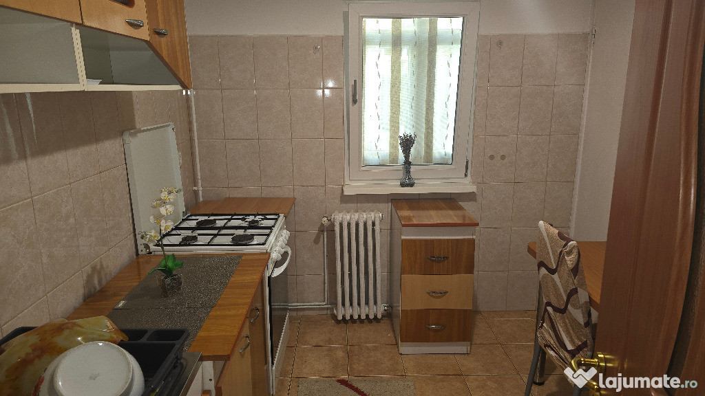 Inchiriez apartament 2 camere decomandat Deva, zona I. Creanga, etaj 1