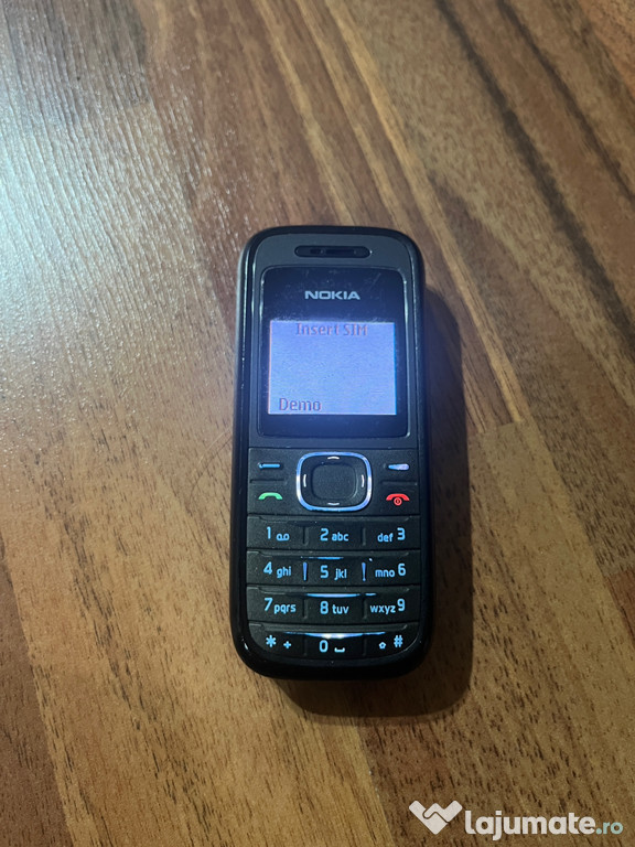 Nokia 1208 functioneaza perfect