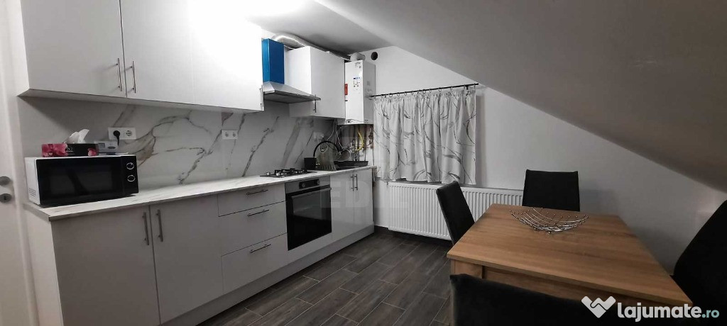 Apartament zona Sub Cetate