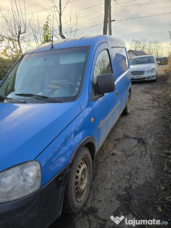 Opel Combo 2002 diesel de vânzare, autoutilitara