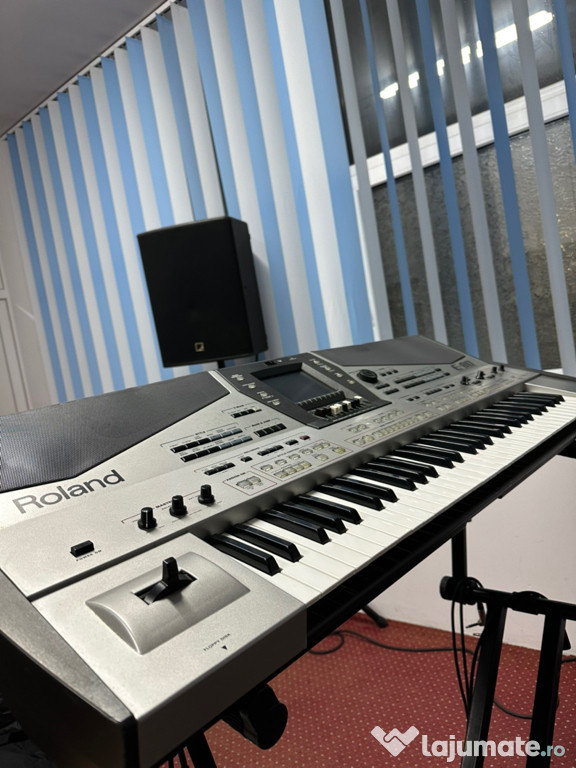 Orgă Roland E-80