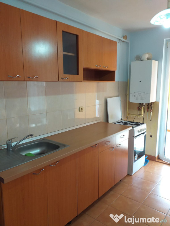 Inchiriez apartament 2 camere