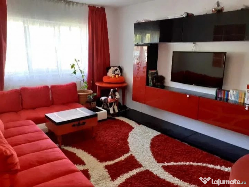 Apartament cu 3 camere, decomandat - zona Racadau