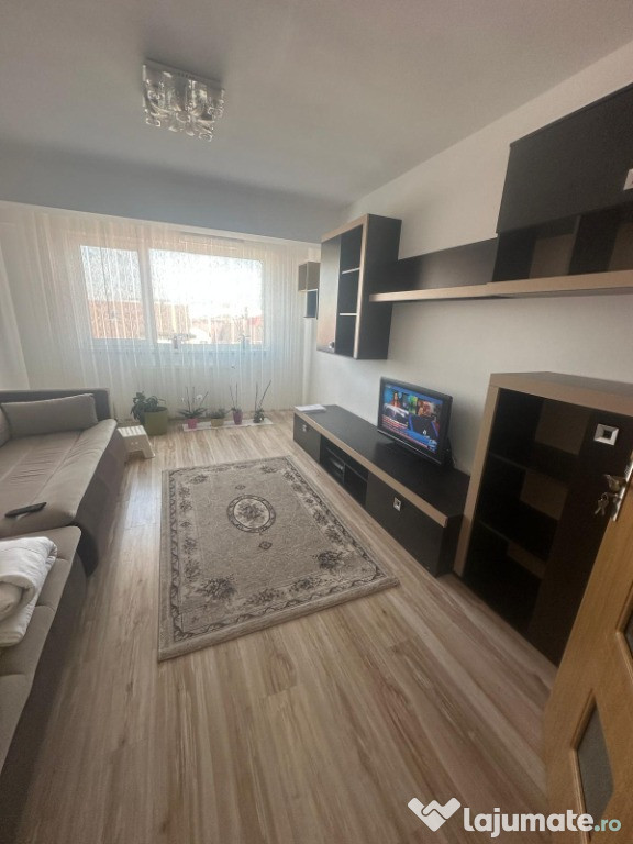 Apartament 3 camere MOBILAT SI UTILAT