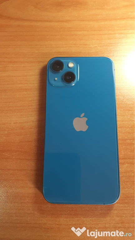 Vând iPhone 13 încă în garanție