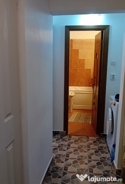 Apartament cu 2 camere decomandate etaj 1 - Zona Obcini