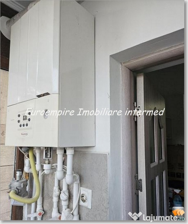 Apartament 2 camere decomandate zona Far Constanta