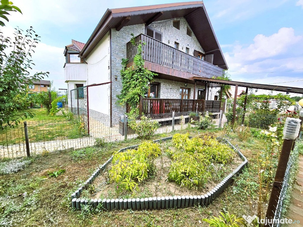 Proprietar 2 Case.Una de locuit 5 cam si una Atelier, Afacere Brasov