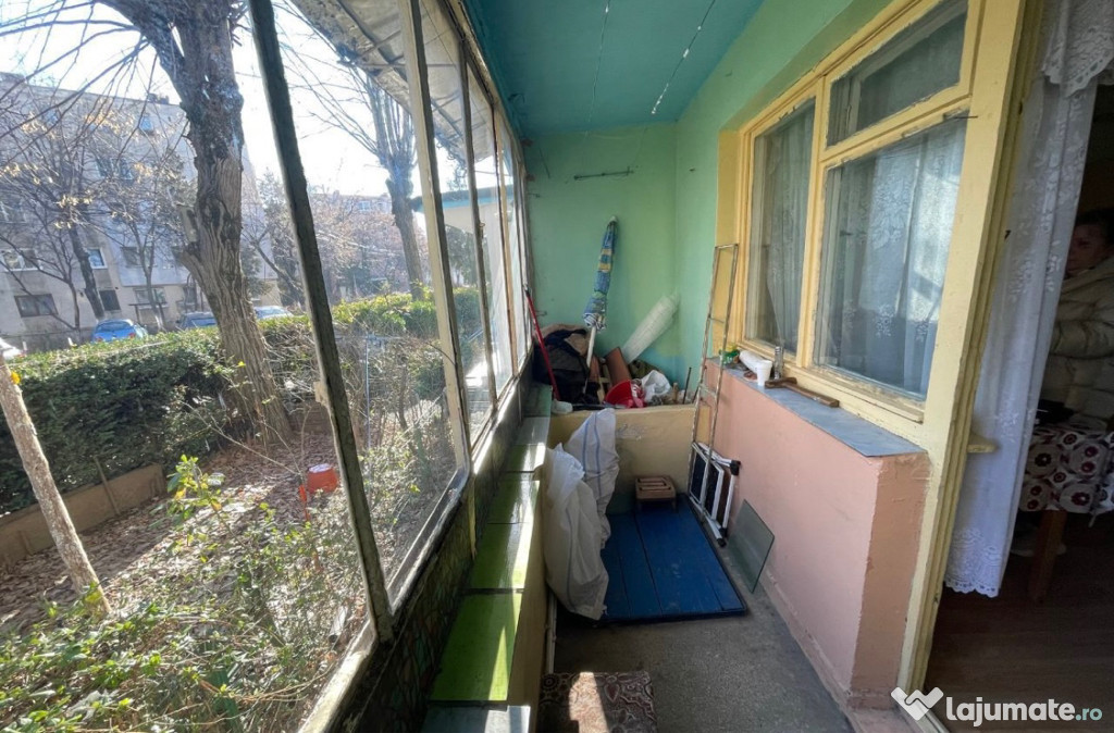Apartament 3 camere zona Vest Piața