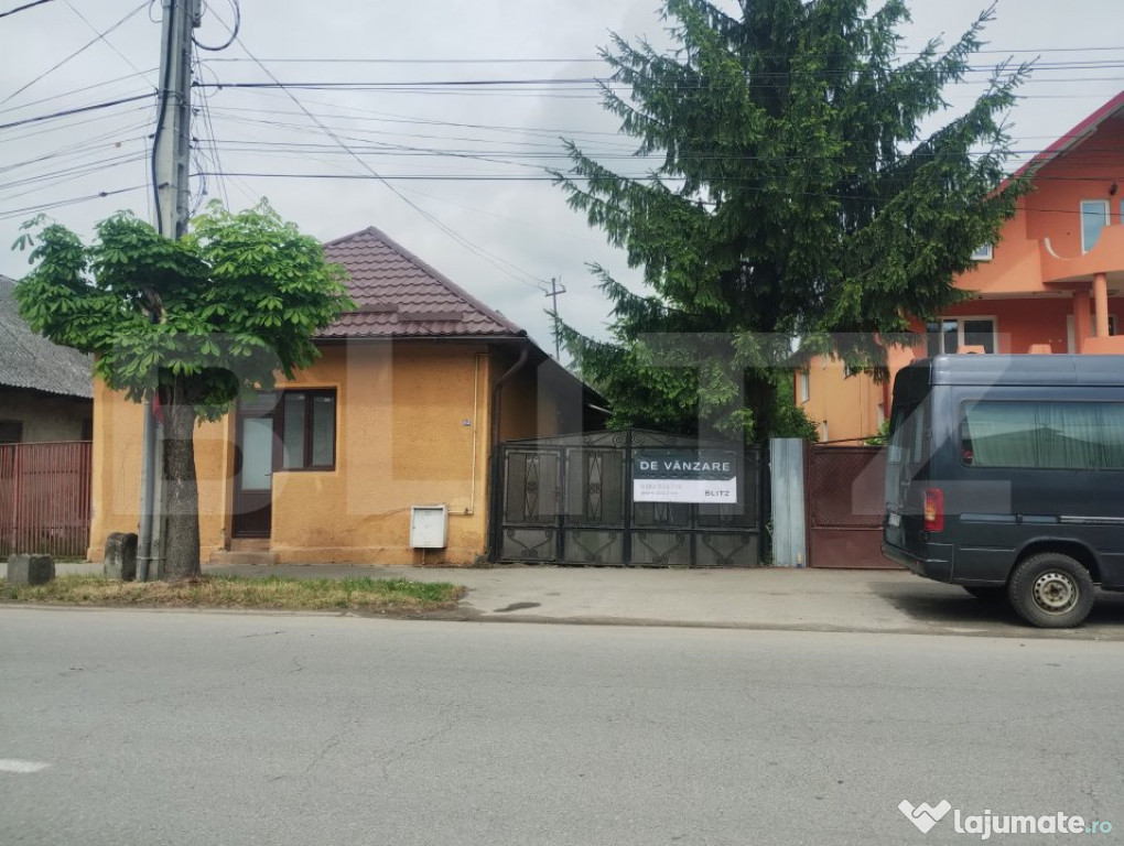 Casa de vanzare in centru, 17 ari teren, Nasaud