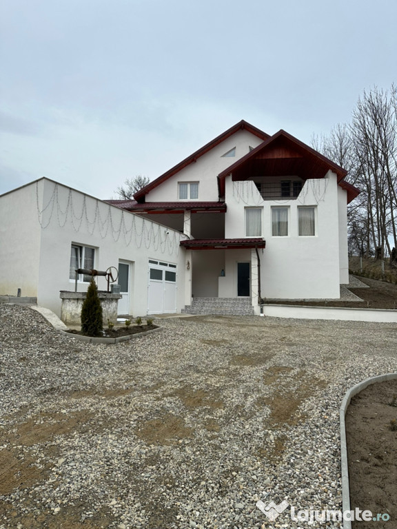 Case de vânzare in Valeni