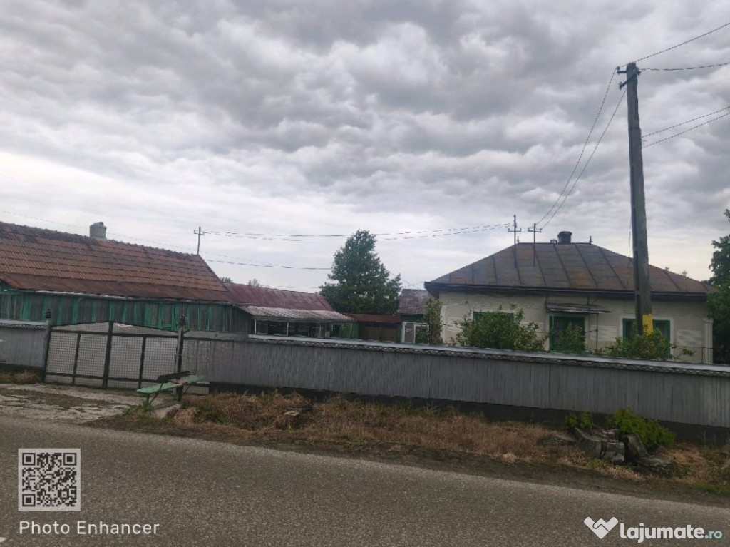 2 Case + 1600 mp Teren, zona centrala Balinesti, Siret