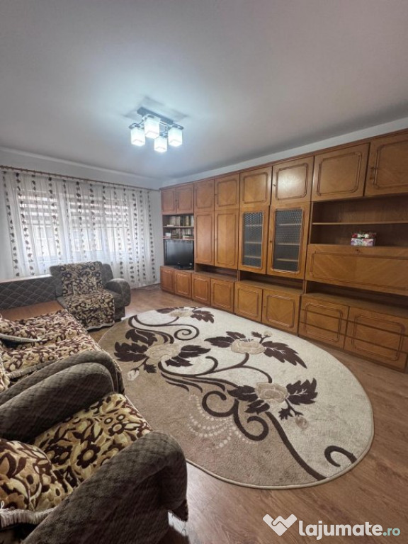 Apartament 3 camere, zona Calea Bucovinei , Radauti